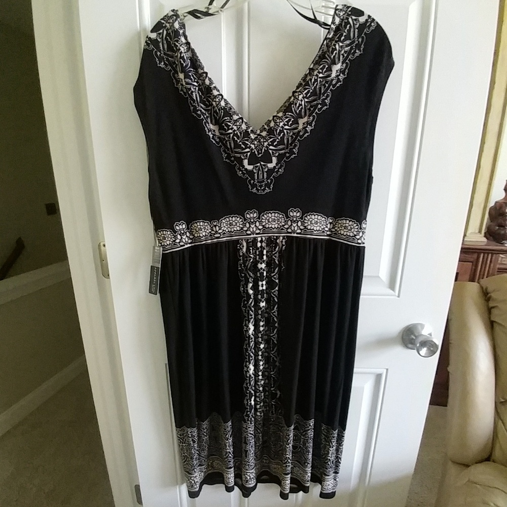 Soho Apparel black white print v neck dress 14 - Picture 2 of 5